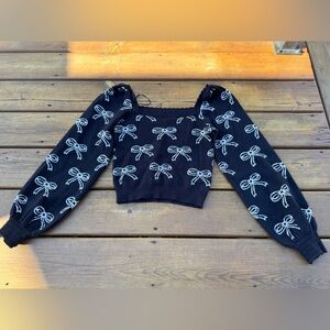 Willow & Wind Cropped Puff Sleeve Black Sweater with Bow Pattern Size S